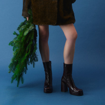 Bottines à talons et à bouts carrés