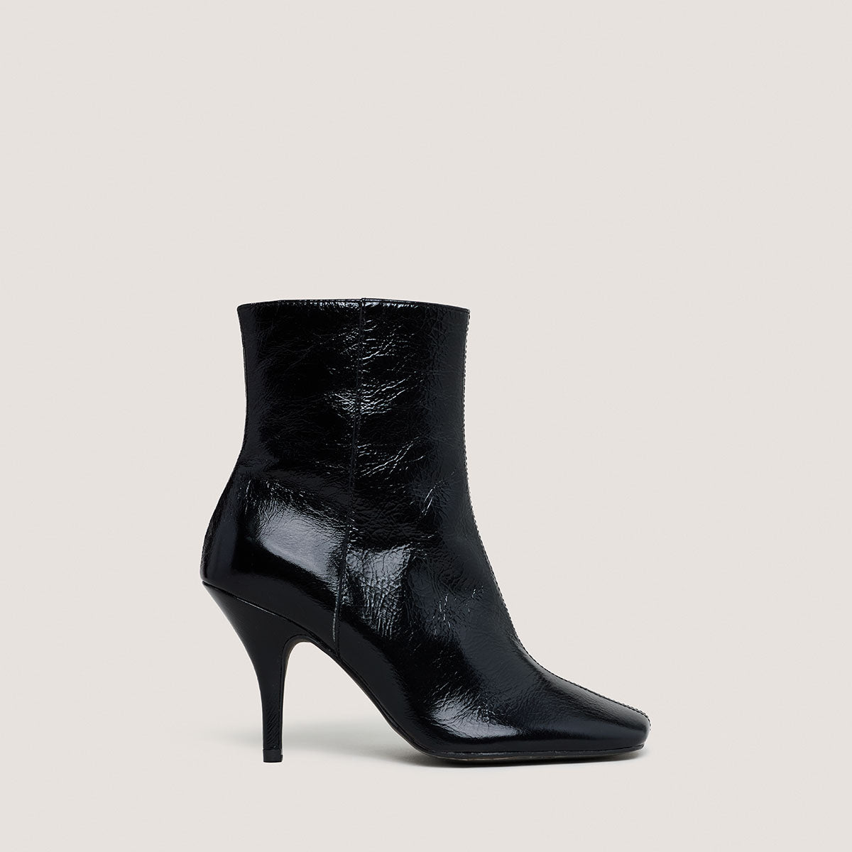 Bottines à bouts carrés et talons fins