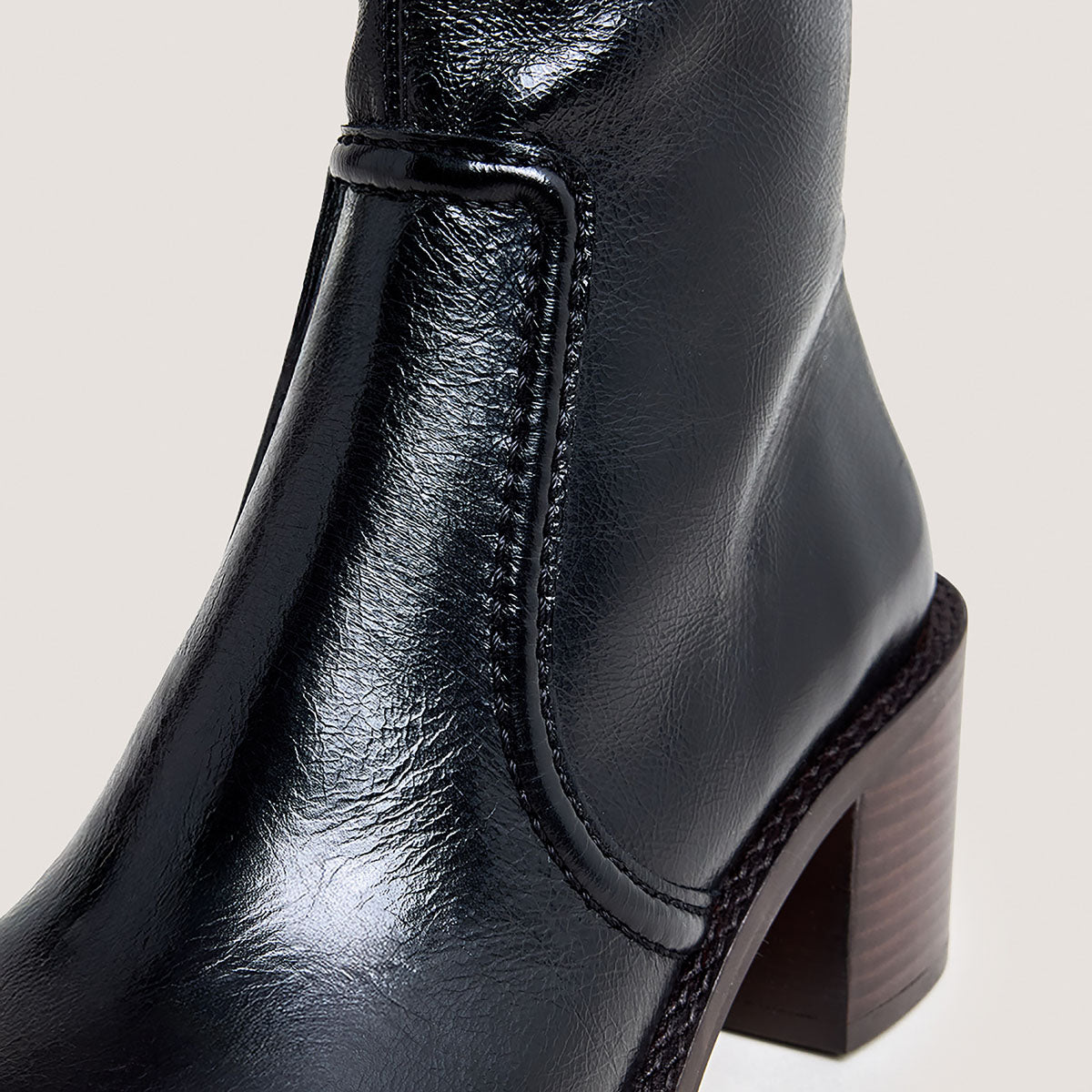 Bottines à talons lamellés