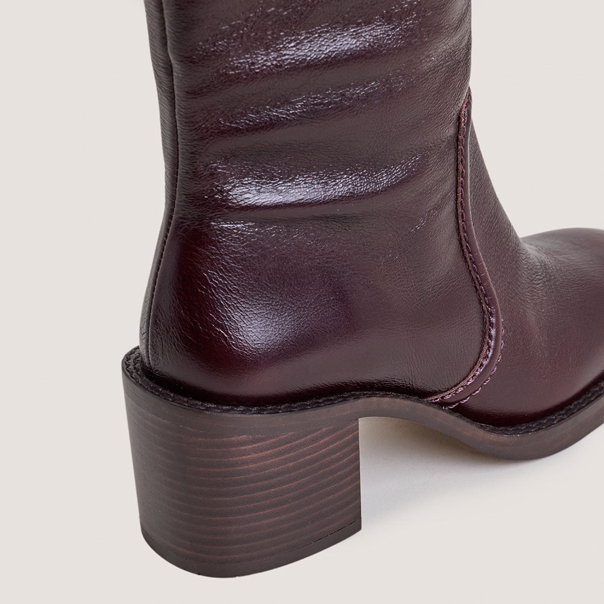 Bottes à talons lamellés